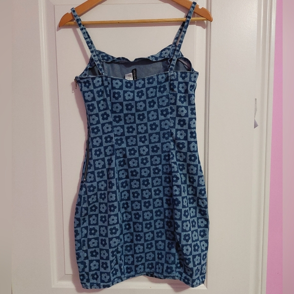H&M denim mini dress with checkered flower pattern - Picture 2 of 3